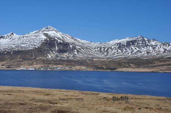 Percorrendo os fiordes no leste da Islândia